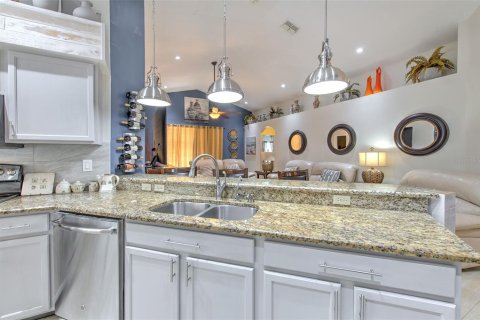 Villa ou maison à vendre à Wesley Chapel, Floride: 4 chambres, 170.1 m2 № 1807009 - photo 12
