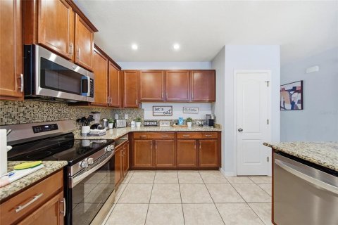 Casa en venta en Kissimmee, Florida, 5 dormitorios, 255.67 m2 № 2385936 - foto 11