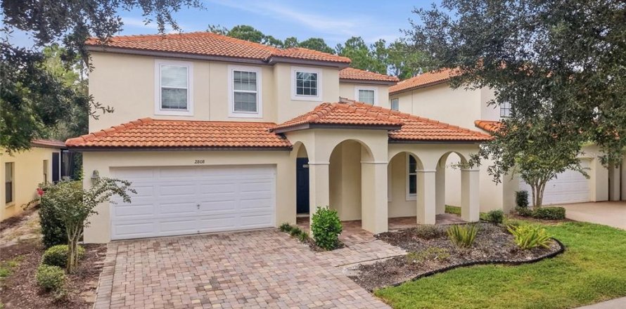 Casa en Kissimmee, Florida 5 dormitorios, 255.67 m2 № 2385936