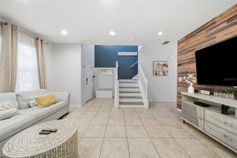 Casa en venta en Kissimmee, Florida, 5 dormitorios, 255.67 m2 № 2385936 - foto 7