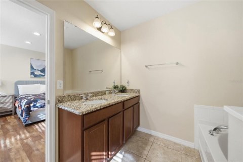 Casa en venta en Kissimmee, Florida, 5 dormitorios, 255.67 m2 № 2385936 - foto 18