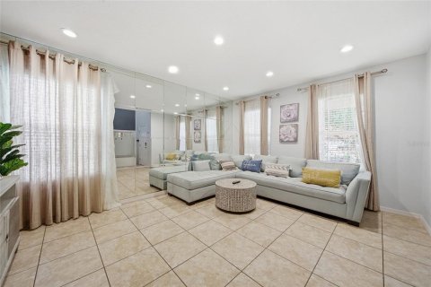 Casa en venta en Kissimmee, Florida, 5 dormitorios, 255.67 m2 № 2385936 - foto 5