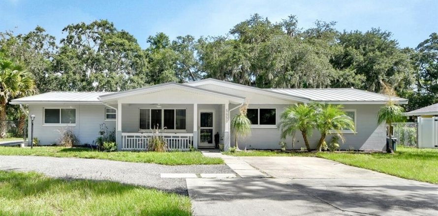 House in Port Orange, Florida 4 bedrooms, 174.47 sq.m. № 1837557