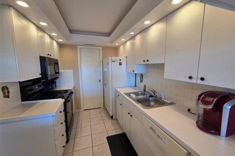 Condo in Dunedin, Florida, 2 bedrooms  № 1918627 - photo 7