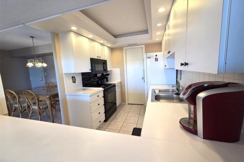 Condo in Dunedin, Florida, 2 bedrooms  № 1918627 - photo 6