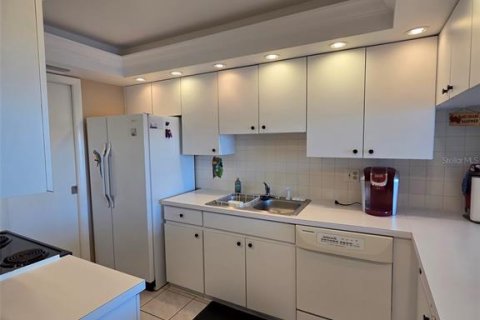 Condo in Dunedin, Florida, 2 bedrooms  № 1918627 - photo 8