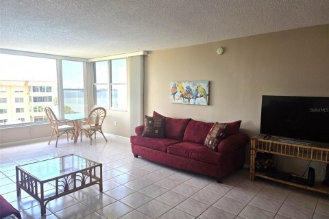 Condo in Dunedin, Florida, 2 bedrooms  № 1918627 - photo 5