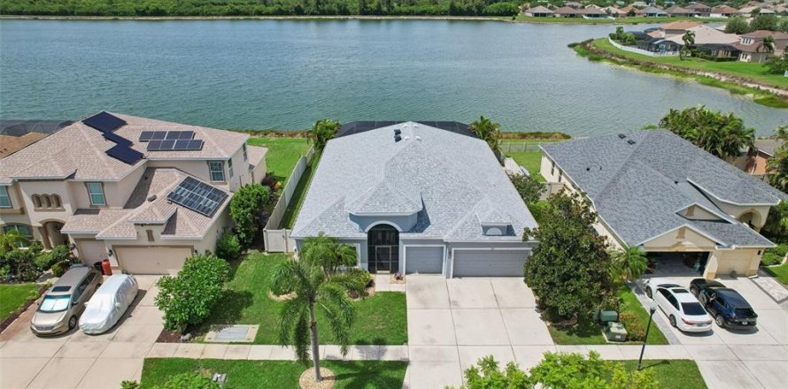 Villa ou maison à Ruskin, Floride 4 chambres, 246.28 m2 № 2284809