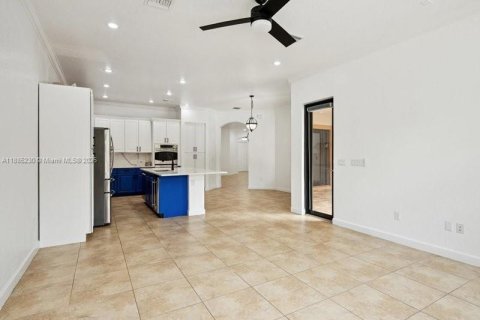 House in Cooper City, Florida 4 bedrooms, 273.32 sq.m. № 1943293 - photo 8