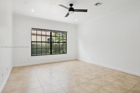 House in Cooper City, Florida 4 bedrooms, 273.32 sq.m. № 1943293 - photo 9