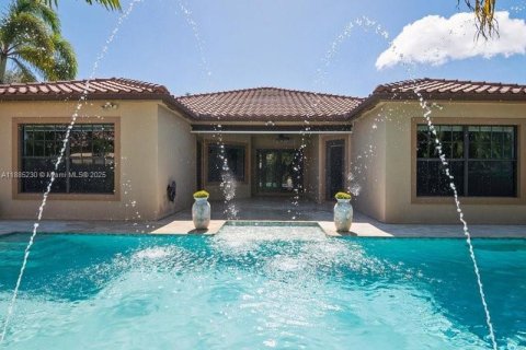 House in Cooper City, Florida 4 bedrooms, 273.32 sq.m. № 1943293 - photo 22