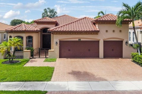 House in Cooper City, Florida 4 bedrooms, 273.32 sq.m. № 1943293 - photo 1