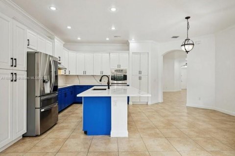 House in Cooper City, Florida 4 bedrooms, 273.32 sq.m. № 1943293 - photo 7