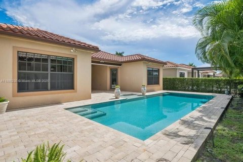 House in Cooper City, Florida 4 bedrooms, 273.32 sq.m. № 1943293 - photo 26