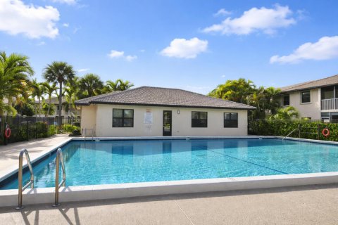Condo in Margate, Florida, 2 bedrooms  № 2252190 - photo 27