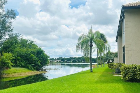 Condo in Margate, Florida, 2 bedrooms  № 2252190 - photo 3