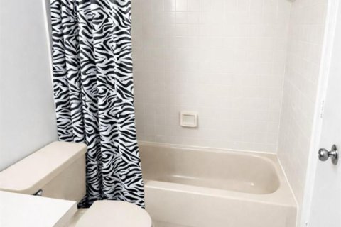 Condo in Margate, Florida, 2 bedrooms  № 2252190 - photo 10