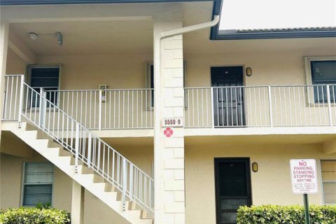 Condominio en Margate, Florida, 2 dormitorios  № 2252190