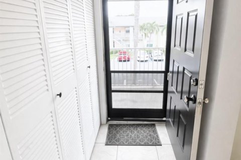 Condo in Margate, Florida, 2 bedrooms  № 2252190 - photo 4