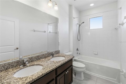 House in Davenport, Florida 4 bedrooms, 170.85 sq.m. № 2124794 - photo 22