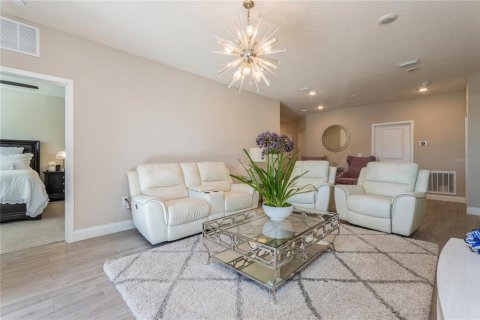 Condominio en venta en Orlando, Florida, 2 dormitorios, 143.91 m2 № 1557237 - foto 6