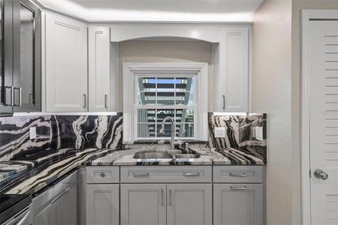 Copropriété à vendre à Saint Petersburg, Floride: 2 chambres, 94.57 m2 № 1538981 - photo 16