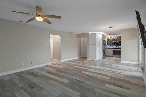 Condominio en venta en Saint Petersburg, Florida, 2 dormitorios, 94.57 m2 № 1538981 - foto 8