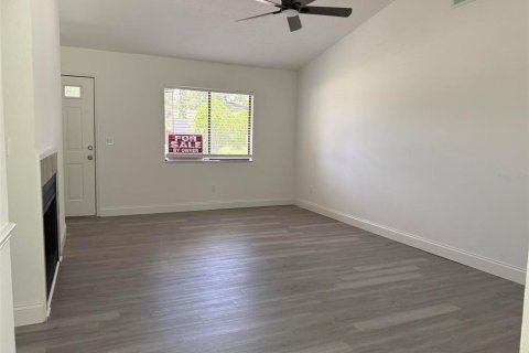 House in Orlando, Florida 3 bedrooms, 117.99 sq.m. № 1857885 - photo 16