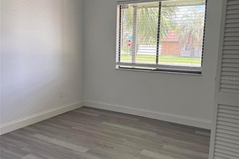House in Orlando, Florida 3 bedrooms, 117.99 sq.m. № 1857885 - photo 12
