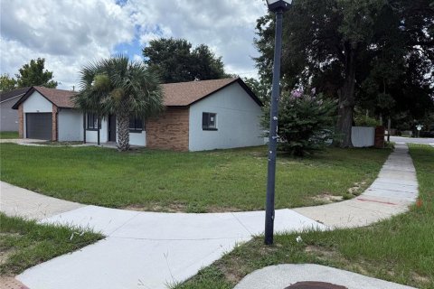 House in Orlando, Florida 3 bedrooms, 117.99 sq.m. № 1857885 - photo 3