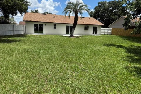 House in Orlando, Florida 3 bedrooms, 117.99 sq.m. № 1857885 - photo 5