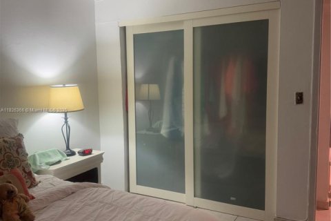 Condominio en venta en Miami, Florida, 1 dormitorio, 56.86 m2 № 1799541 - foto 14
