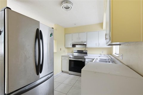 House in Largo, Florida 4 bedrooms, 153.29 sq.m. № 2342105 - photo 5