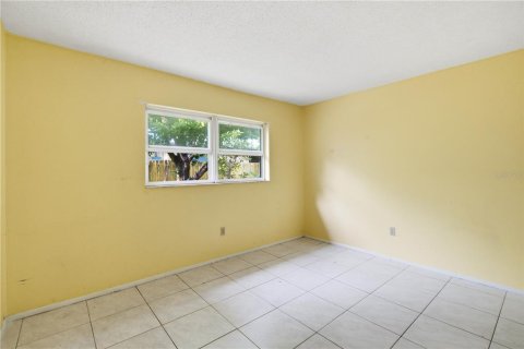 House in Largo, Florida 4 bedrooms, 153.29 sq.m. № 2342105 - photo 7