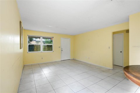 House in Largo, Florida 4 bedrooms, 153.29 sq.m. № 2342105 - photo 4
