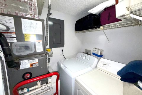 Copropriété à louer à Deerfield Beach, Floride: 2 chambres, 111.48 m2 № 1880097 - photo 16