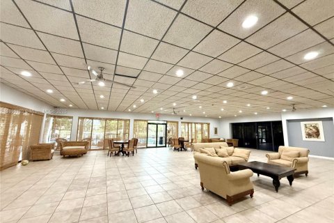 Condo in Deerfield Beach, Florida, 2 bedrooms  № 1880097 - photo 24