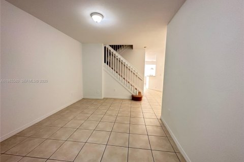 Adosado en alquiler en Miami, Florida, 3 dormitorios, 164.44 m2 № 2027204 - foto 4