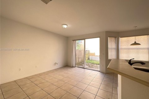 Adosado en alquiler en Miami, Florida, 3 dormitorios, 164.44 m2 № 2027204 - foto 6