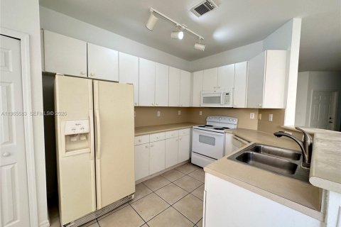 Adosado en alquiler en Miami, Florida, 3 dormitorios, 164.44 m2 № 2027204 - foto 10