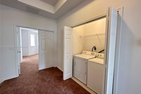 Adosado en alquiler en Miami, Florida, 3 dormitorios, 164.44 m2 № 2027204 - foto 13