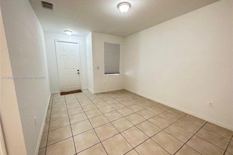 Adosado en alquiler en Miami, Florida, 3 dormitorios, 164.44 m2 № 2027204 - foto 2