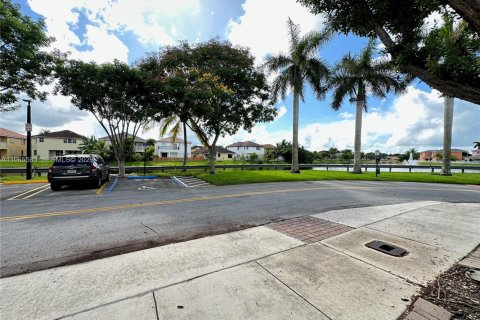 Adosado en alquiler en Miami, Florida, 3 dormitorios, 164.44 m2 № 2027204 - foto 23