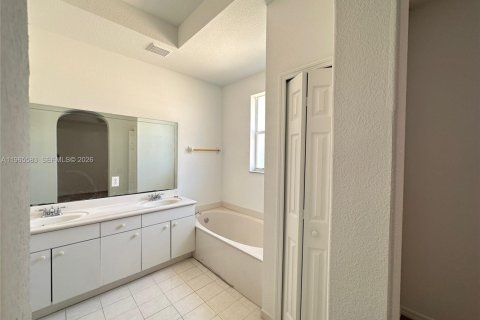 Adosado en alquiler en Miami, Florida, 3 dormitorios, 164.44 m2 № 2027204 - foto 17