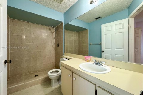 House in Miami, Florida 3 bedrooms, 151.8 sq.m. № 1872051 - photo 13