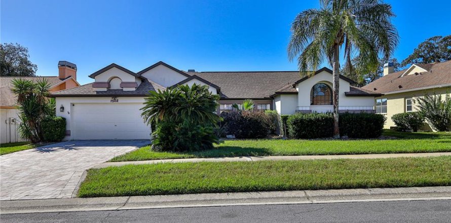 Villa ou maison à Spring Hill, Floride 4 chambres, 214.51 m2 № 2429603