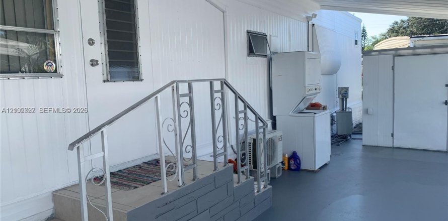 Appartement à Davie, Floride 2 chambres, 74.69 m2 № 2407470
