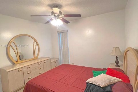Copropriété à louer à Oakland Park, Floride: 2 chambres, 80.82 m2 № 1982578 - photo 13