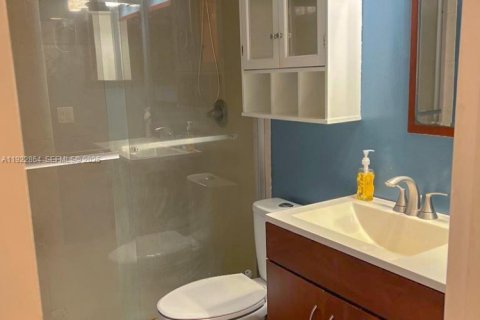 Copropriété à louer à Oakland Park, Floride: 2 chambres, 80.82 m2 № 1982578 - photo 12