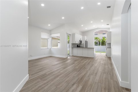 Снять в аренду виллу или дом в Дейви, Флорида 3 спальни, 122.35м2, № 1986130 - фото 12